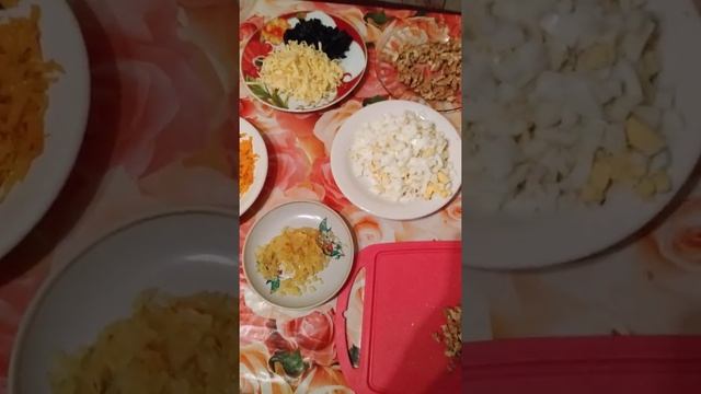 Салат с черносливом, на новогодний стол. смотреть онлайн