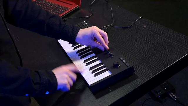 Komplete Kontrol M32 | Native Instruments | смотреть онлайн