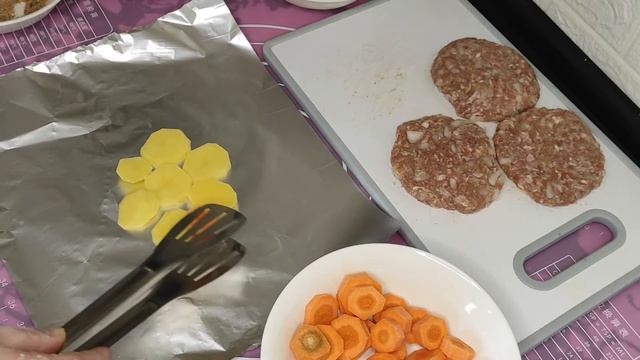 Easy Tasty Dinner Foil Packets / Простое и Легкое Блюдо в фольге смотреть онлайн