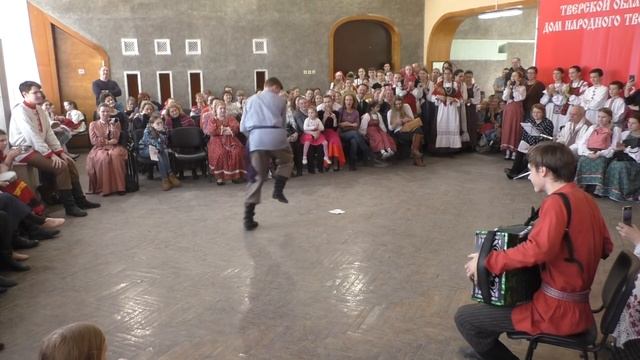 Быстров Дмитрий. «Русского». Сольная импровизационная пляска с частушками смотреть онлайн