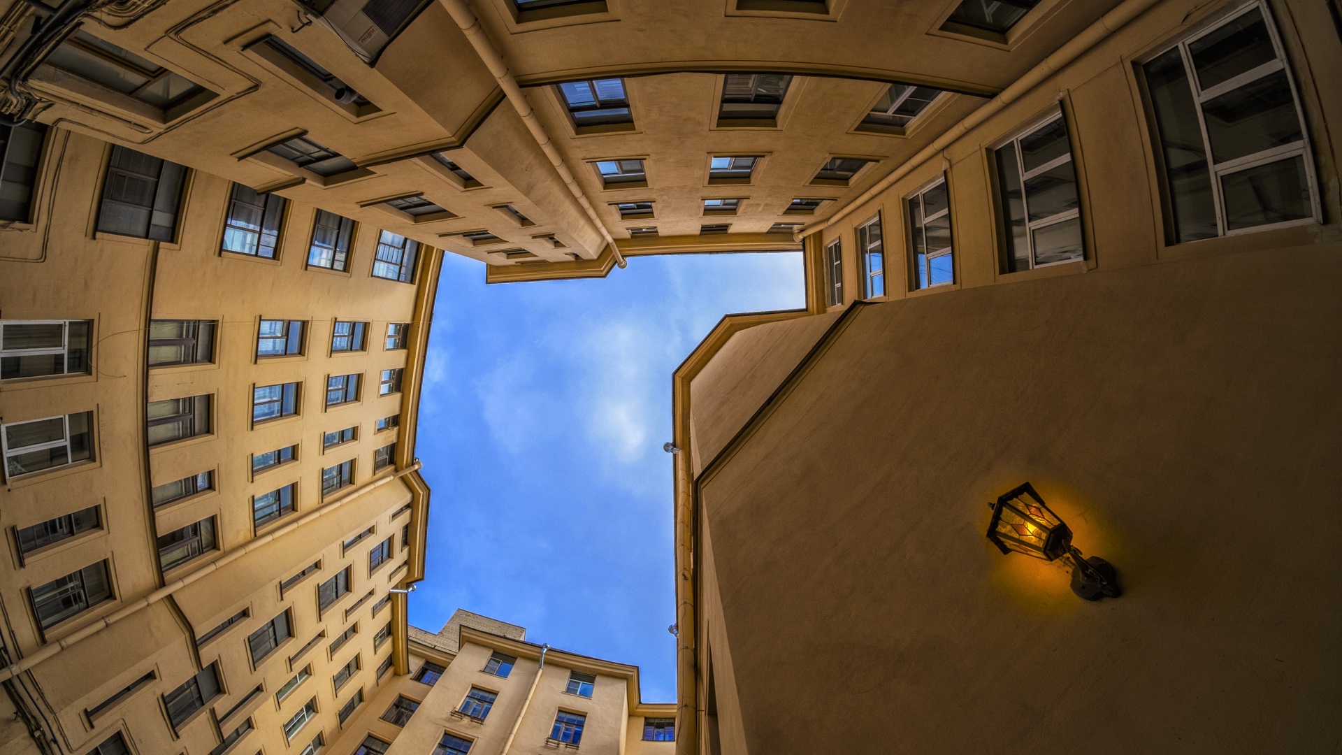 ?? Прогулка по дворам в центре Петербурга. смотреть онлайн