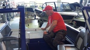 Салют 480 NEO Fish PRO. Обзор особенностей новой моторной лодки для рыбалки.