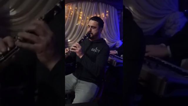 В честь памяти нашего друга барабанщика Едика Амяна🙏 ￼#vahanavetisyan #moscow #lifemusic #klarnet смотреть онлайн
