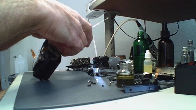 Canon AE-1 Program Mirror Box Removal and Repair Squeak in Aperture Drive смотреть онлайн