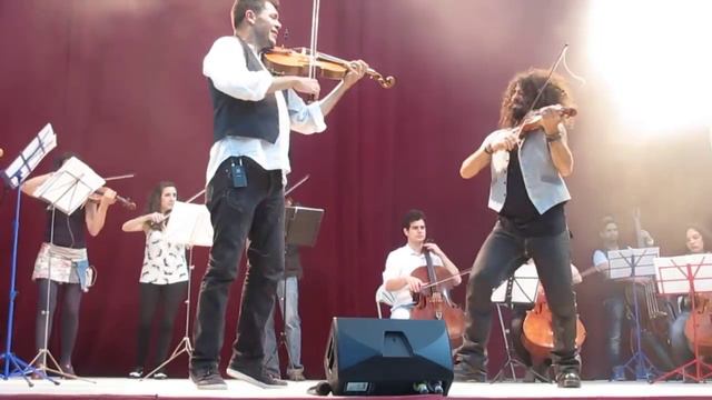 Ara Malikian & La Orquesta en el Tejado - "Pisando Flores" смотреть онлайн
