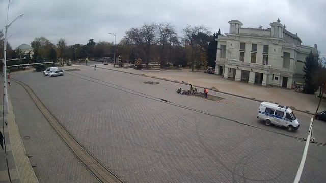 Трамваи 1 маршрута на Театральной Площади