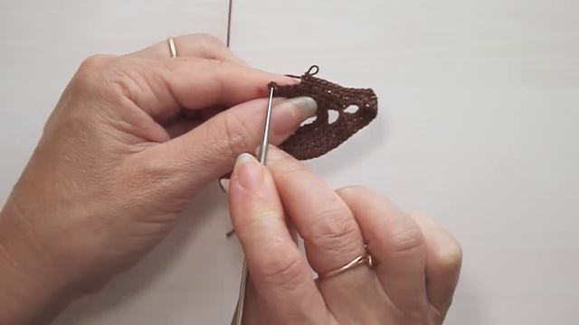 Перо павлина. Элемент для коричневого платья. смотреть онлайн