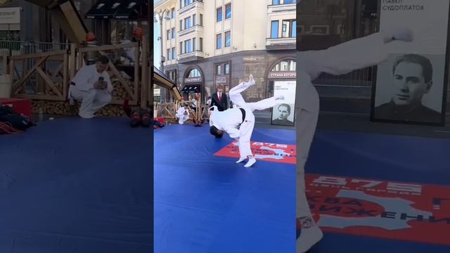 Делаем ДЗЮДО в самом центре России ??? смотреть онлайн