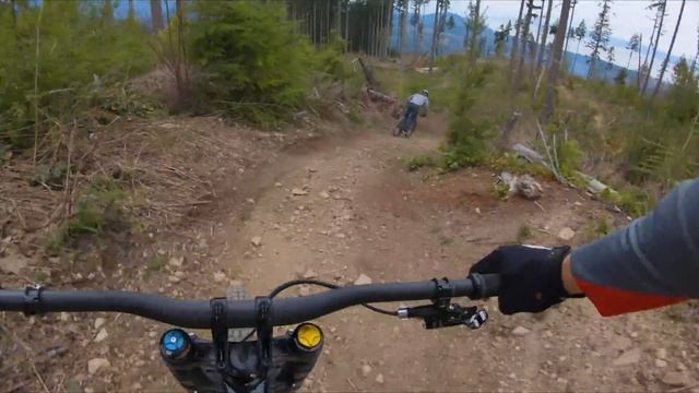 REVIEW: New Specialized Demo 29 Downhill Bike смотреть онлайн
