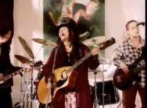Linda Perry. 4 Non Blondes - «What's Up» (Что происходит?) 1992