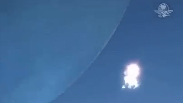 Así se vería la Luna a 420 kilómetros de distancia de la Tierra смотреть онлайн