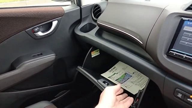 Honda Fit Shuttle Hybrid смотреть онлайн