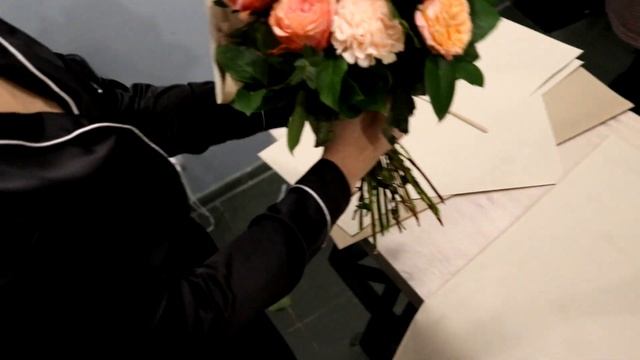 МАСТЕР-КЛАСС ПО УПАКОВКЕ ЦВЕТОВ ОТ АНГЕЛИНЫ МИШИНОЙ ДОН ПИОН КАЛУГА смотреть онлайн