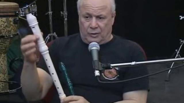 Which recorder shall i buy - beginner soprano and alto recorder lesson смотреть онлайн