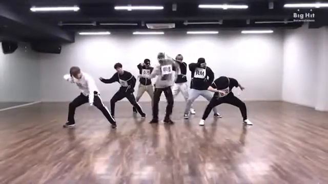 ох как же сложно выучить партии Чонгука😅♥️♥️ ну а вобщим я уже почти выучила сам танец 😏