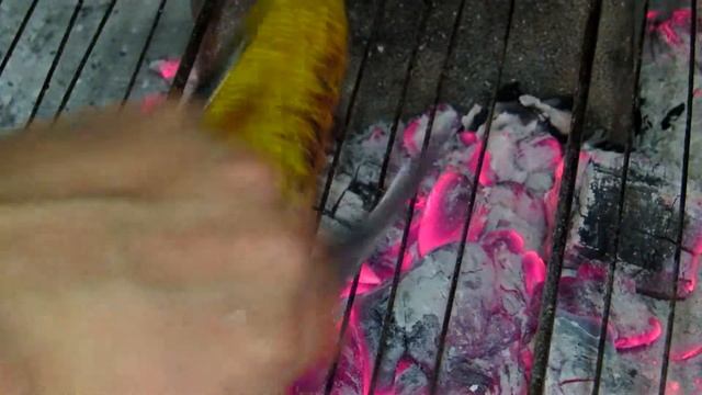 Готовим горячую кукурузу))