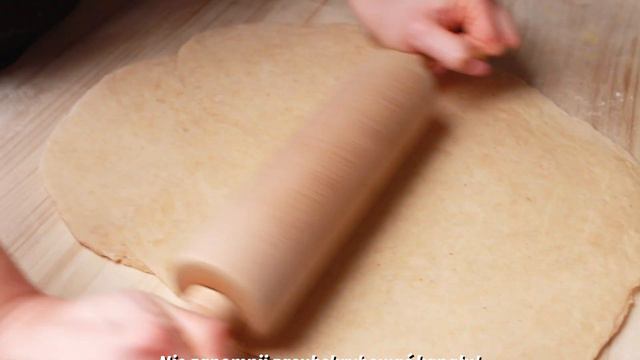 Pyszne drożdżowe bułeczki z cynamonem: przepis na pachnący hit! смотреть онлайн