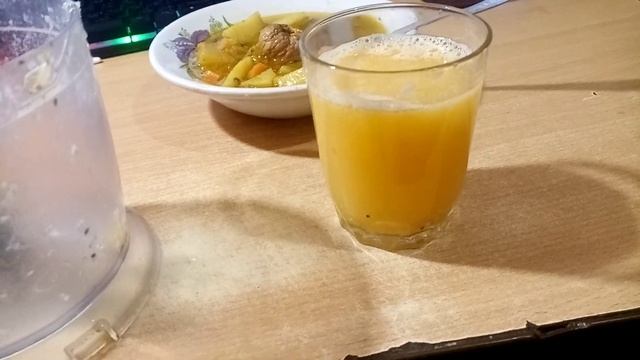 Сварила наивкуснейший суп.Сделала коктйль  из мандарина.Три дня болела.О  здоровьеПенсия и комуналк