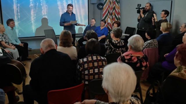 Юрий Кисель "В городе этом художник живет". Фестиваль "Мартовский код" / www.serovglobus.ru смотреть онлайн