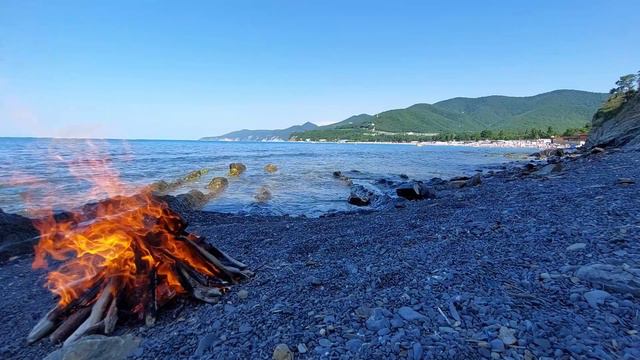 Звуки моря, костра, ветерка, шагов, цукат… смотреть онлайн