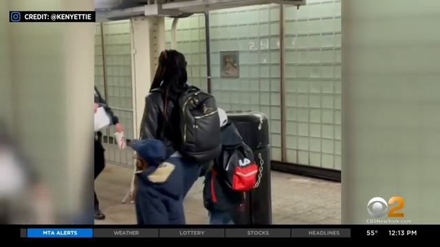 Trash Can Explodes At Times Square Subway Station смотреть онлайн