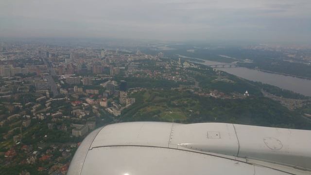 Посадка Belavia 737-500 в а/п Жуляны, Киев 18.06.16 смотреть онлайн