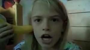 Девочка и банан)