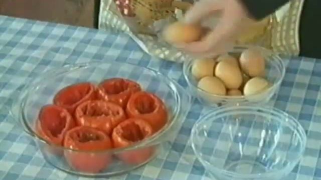 Видео рецепт: Помидоры запечённые с яйцом смотреть онлайн