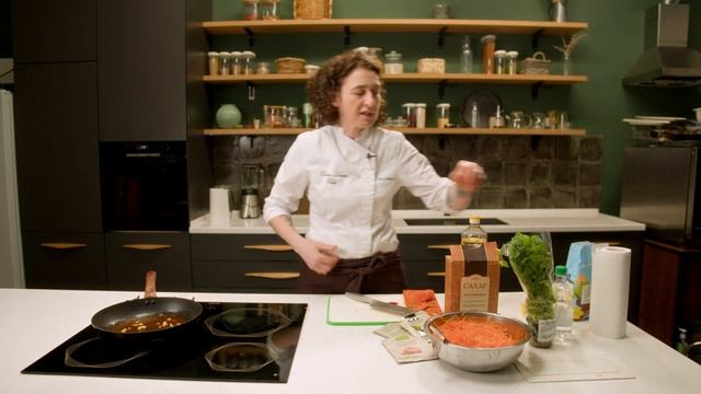 Как приготовить сочную и ароматную морковь по-корейски? Рецепт от бренд-шефа ВкусВилл смотреть онлайн