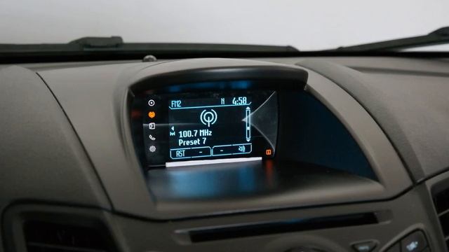 2016 Ingot Silver Metallic Ford Fiesta 4D Sedan #8895A смотреть онлайн