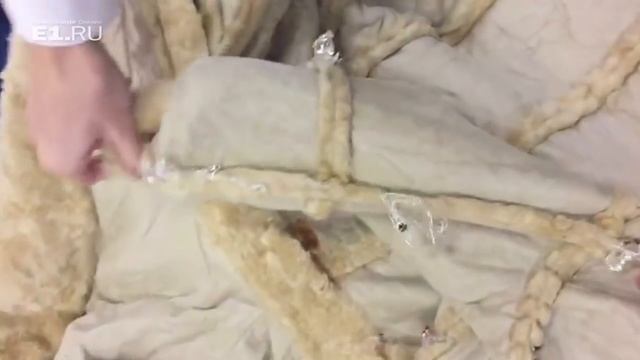 Из Турции в Екатеринбург мужчина провез в дубленке 300 ювелирных украшений смотреть онлайн