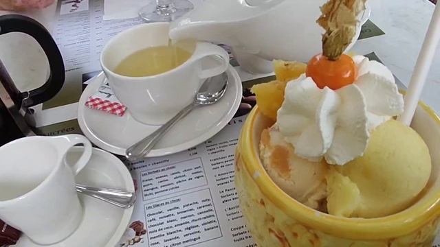 Поехали поесть мороженое, а получилось целое видео! Дороги Прованса и ПЛАТАНОВЫЕ АЛЕИ-КРАСОТА! смотреть онлайн