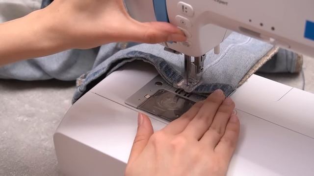 A sewing trick how to taper your jeans in 5 minutes to fit you perfectly! смотреть онлайн
