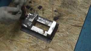 Как сделать простые  тиски для сверлильного станка