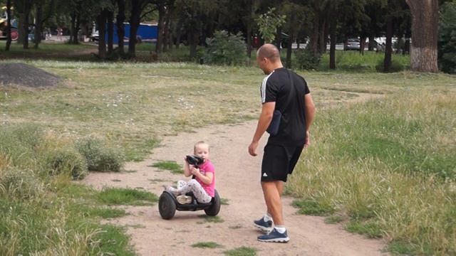 Гироскутер. Экстремальное обучение ребенка. Не повторять! смотреть онлайн