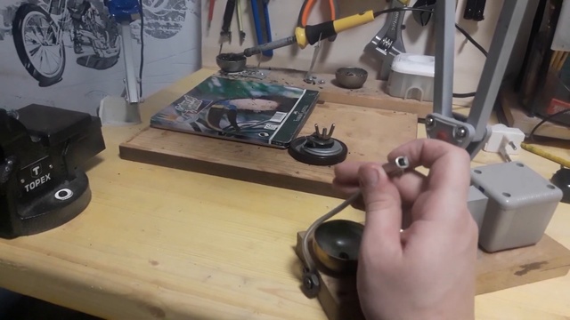 Третья рука для радио пайки