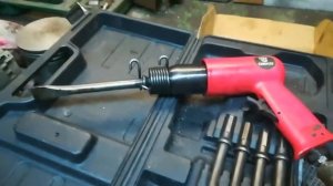 есть ГАРАЖ. бери смело пневмо молото зубило  DEKO|ЧЕСТНЫЙ ОБЗОР