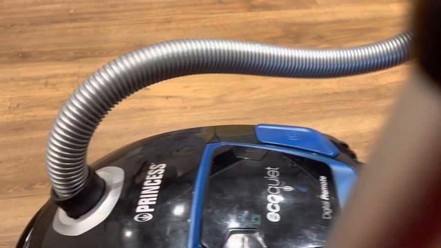 Princess EcoQuiet Vacuum with Digital Remote REVIEW|| Extremely Quiet || TRISTAR BRAND смотреть онлайн