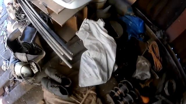 КУПИЛ БОЛЬШОЙ ГАРАЖ #1часть. Столько хлама ещё не выкидывал