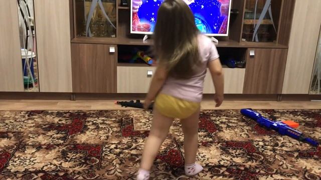 Лялечка танцует смотреть онлайн