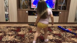 Лялечка танцует