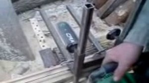 Пилорама из бензопилы. Первый отрез и приспособа. часть 1