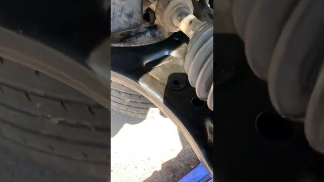 2013 Kia Sorento lower control arm replacement смотреть онлайн