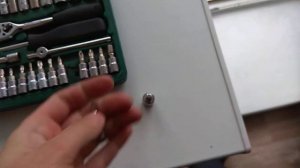 Заедает балконная пластиковая дверь при открывании   Ремонт   Регулировка.