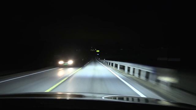 Polestar 2 Pixel LED headlights test [re-test with new camera] смотреть онлайн