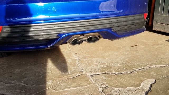 Ford Focus ST MK 3 with centre exhaust silencer (standard) смотреть онлайн