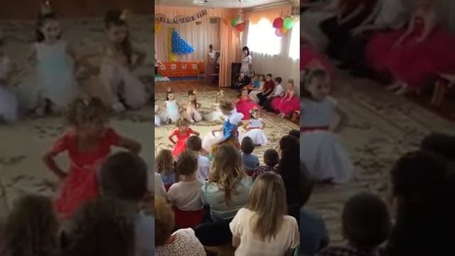 Танец на выпускной в детском саду смотреть онлайн