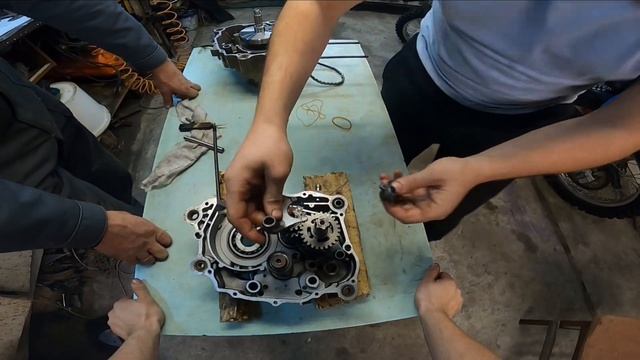 разборка,сборка двигателя Zongshen172,меняем коробку передач смотреть онлайн
