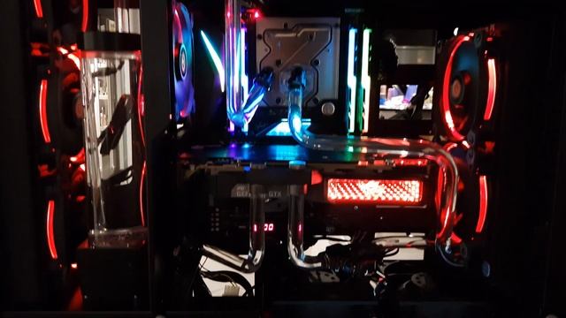 Liquid-Cooled i9-7900X + ASUS ROG Poseidon GTX 1080 Ti Platinum 11GB смотреть онлайн