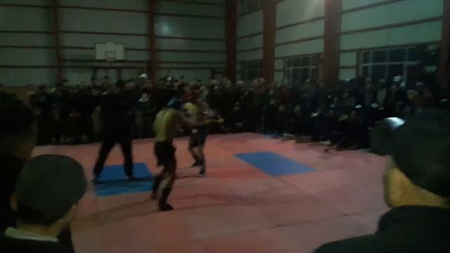 Бой Сурач красный шлем смотреть онлайн